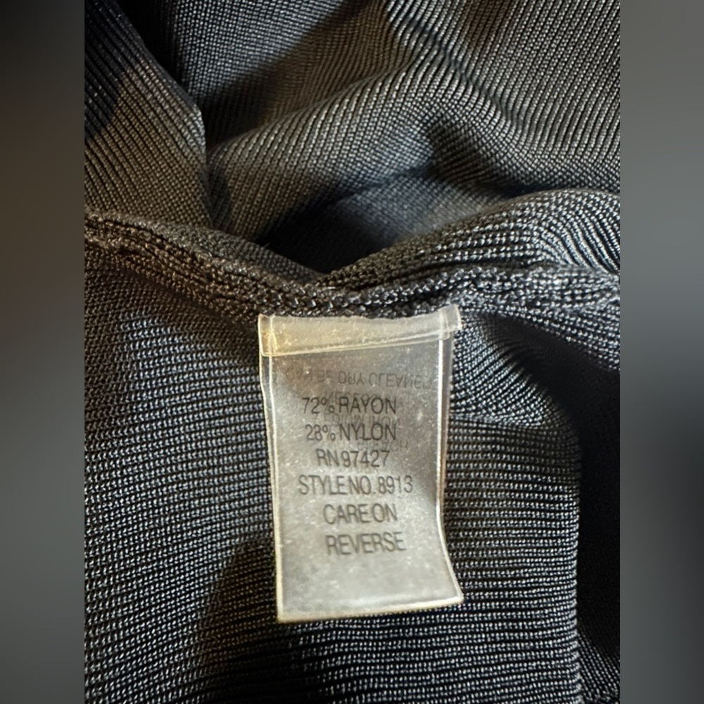 NWT DOLCE CABO RUFFLE ONE-SHOULDER TOP - Picture 6 of 6